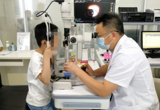 白內(nèi)障手術(shù)